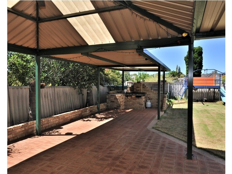 11 Roger Street, Midland WA 6056