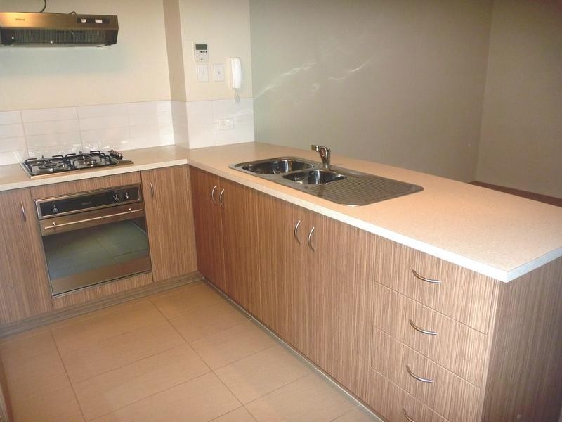 4/12 Charles East Street, Midland WA 6056