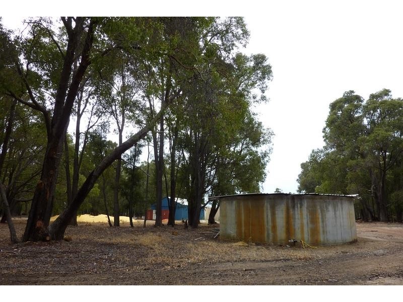 16 Strawberry Hill Drive, Gidgegannup WA 6083