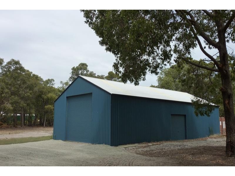 16 Strawberry Hill Drive, Gidgegannup WA 6083