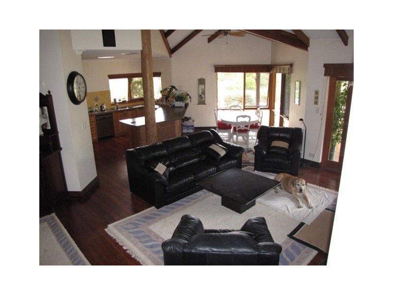 723 Berry Road, Gidgegannup WA 6083