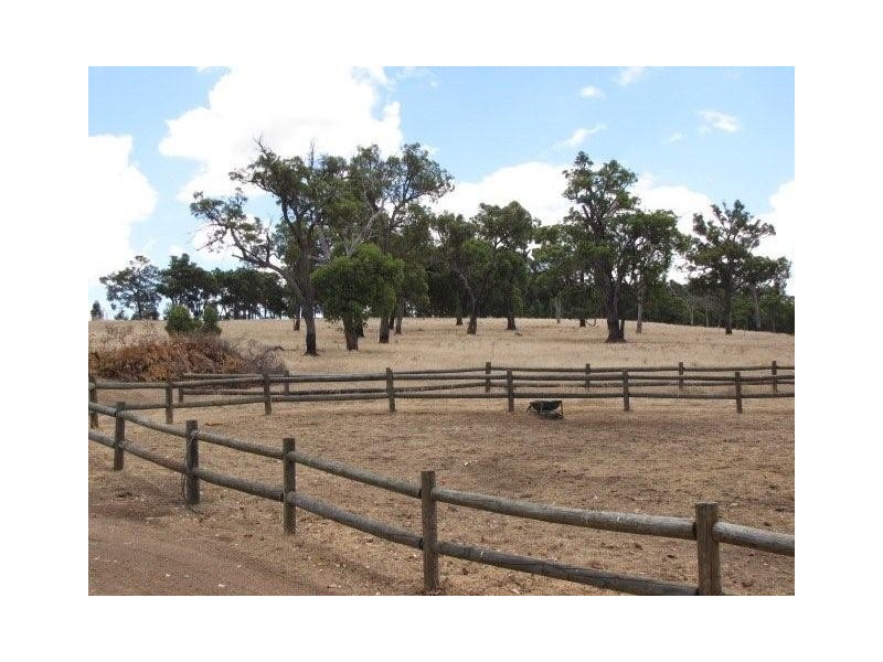 723 Berry Road, Gidgegannup WA 6083