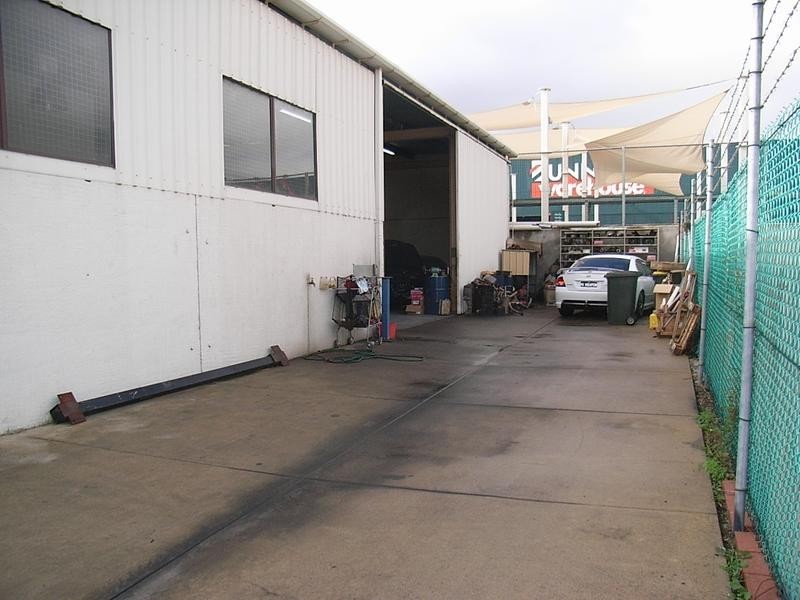 12 Lefroy Avenue, Midland WA 6056