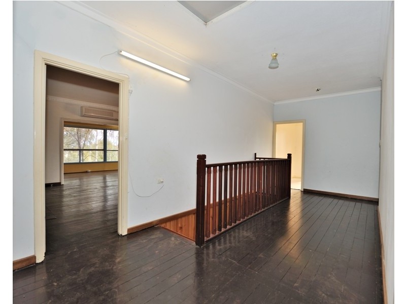 6 Roberts Place, Greenmount WA 6056