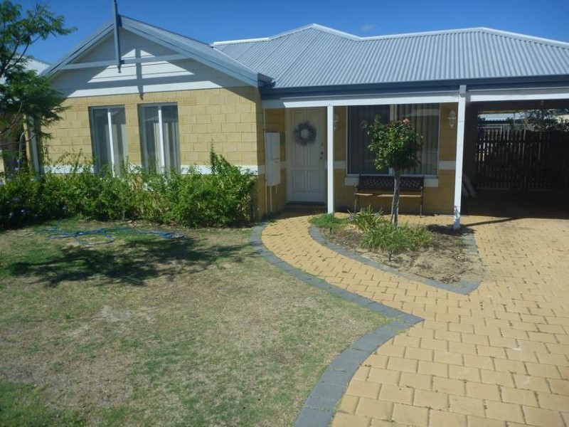 9 Brontie Ave, Ellenbrook WA 6069
