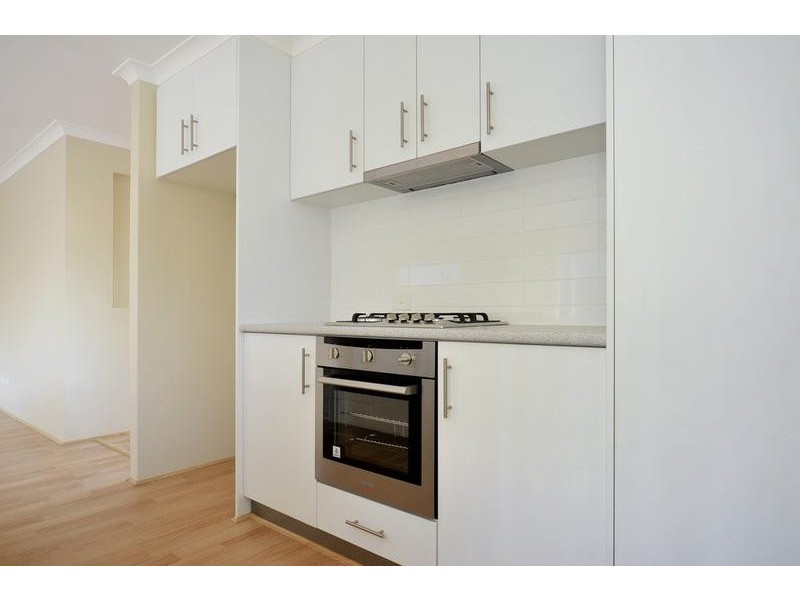 2/18 Scott Street, Greenmount WA 6056