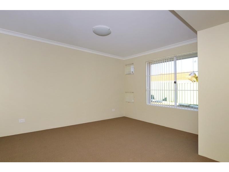 2/18 Scott Street, Greenmount WA 6056