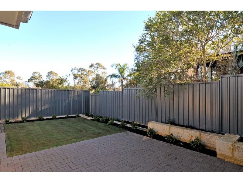 2/18 Scott Street, Greenmount WA 6056