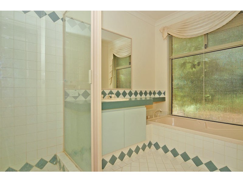 162 Lakeside Drive, Helena Valley WA 6056