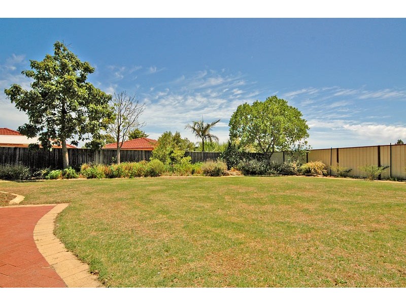 162 Lakeside Drive, Helena Valley WA 6056