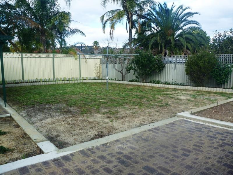 42 Moira Avenue, Forrestfield WA 6058