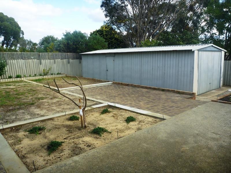 42 Moira Avenue, Forrestfield WA 6058