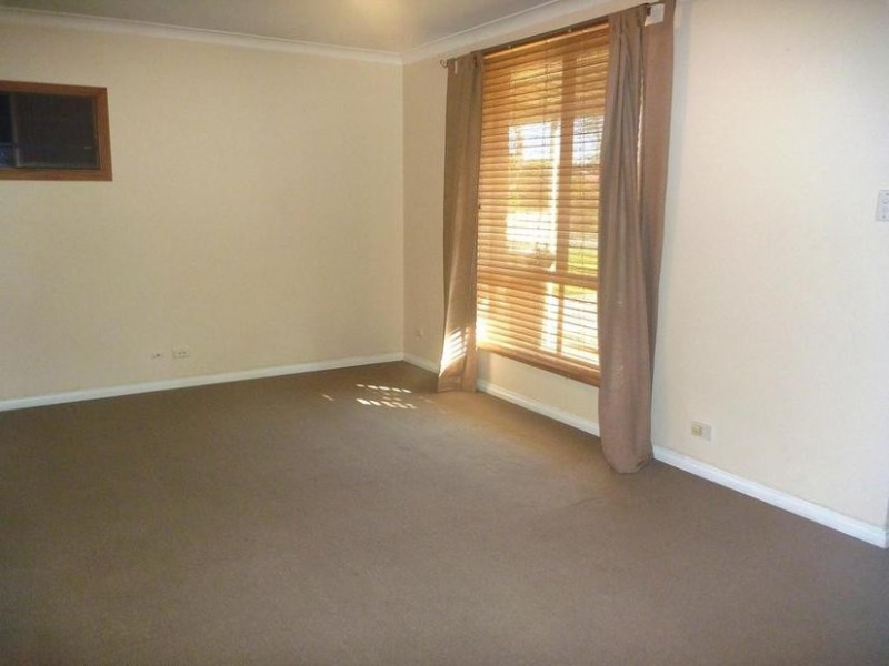 33 Pelican Loop, High Wycombe WA 6057