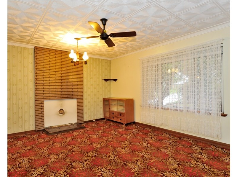 20 The Crescent, Helena Valley WA 6056