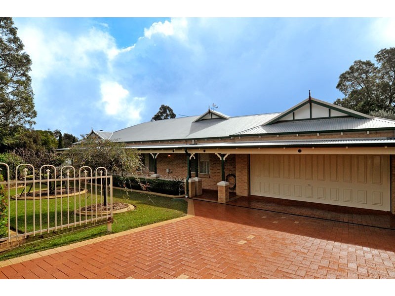 6 Hilltop Close, Mahogany Creek WA 6072