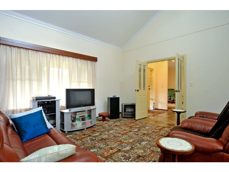 6 Hilltop Close, Mahogany Creek WA 6072