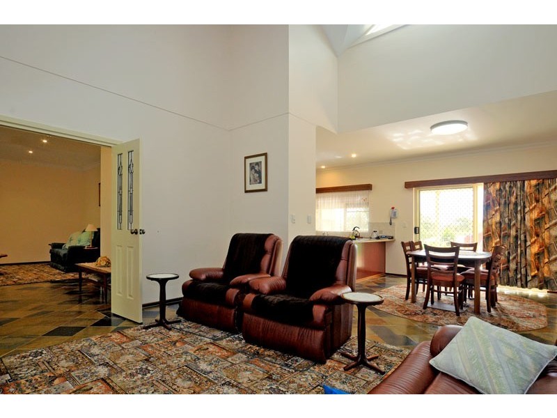 6 Hilltop Close, Mahogany Creek WA 6072