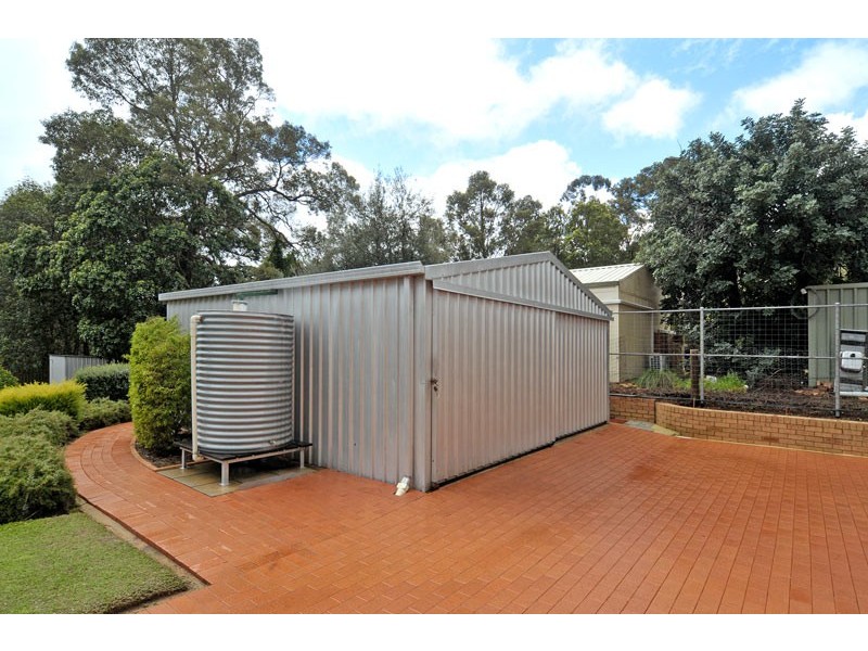 6 Hilltop Close, Mahogany Creek WA 6072