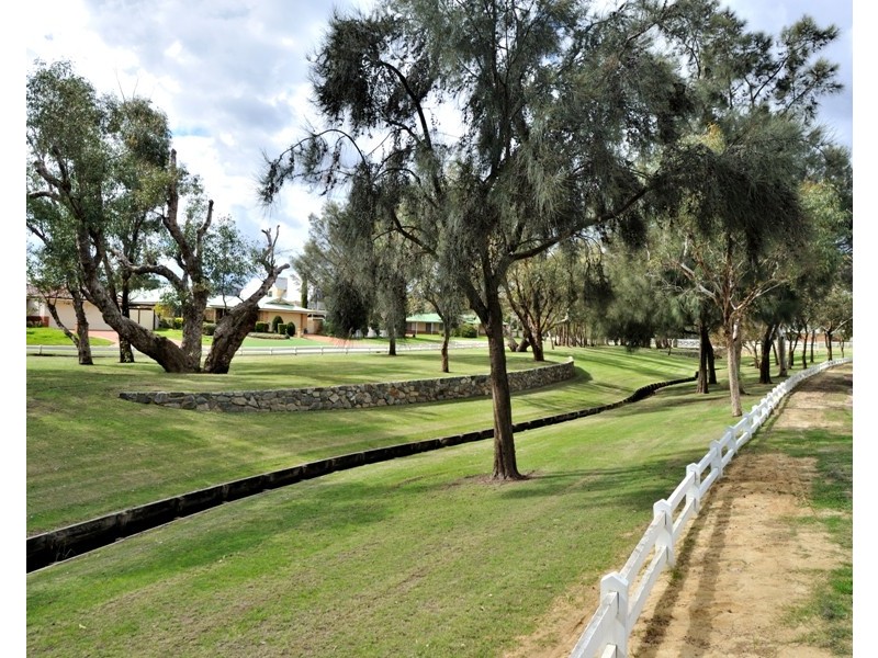 44 Whitegum Drive, Jane Brook WA 6056