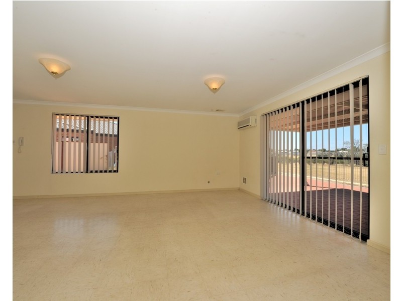 8/22 Avon Crescent, Viveash WA 6056