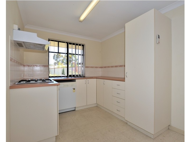 8/22 Avon Crescent, Viveash WA 6056