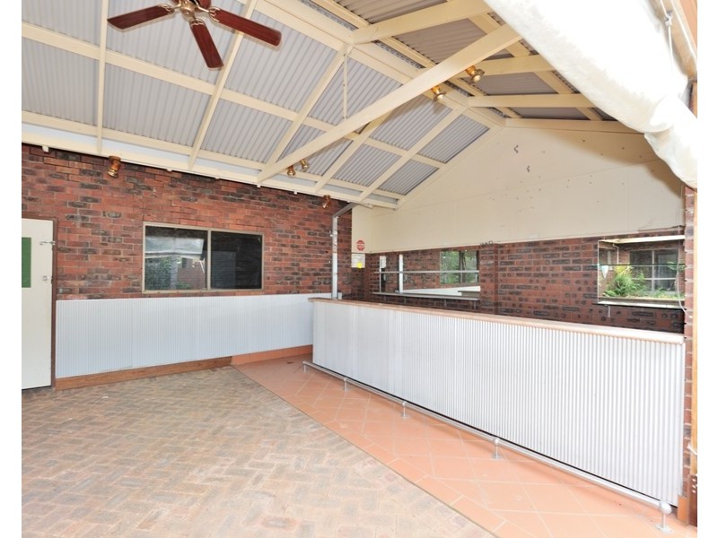 9 Irwin Place, Maida Vale WA 6057