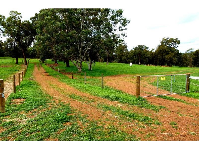 791 Berry Road, Gidgegannup WA 6083