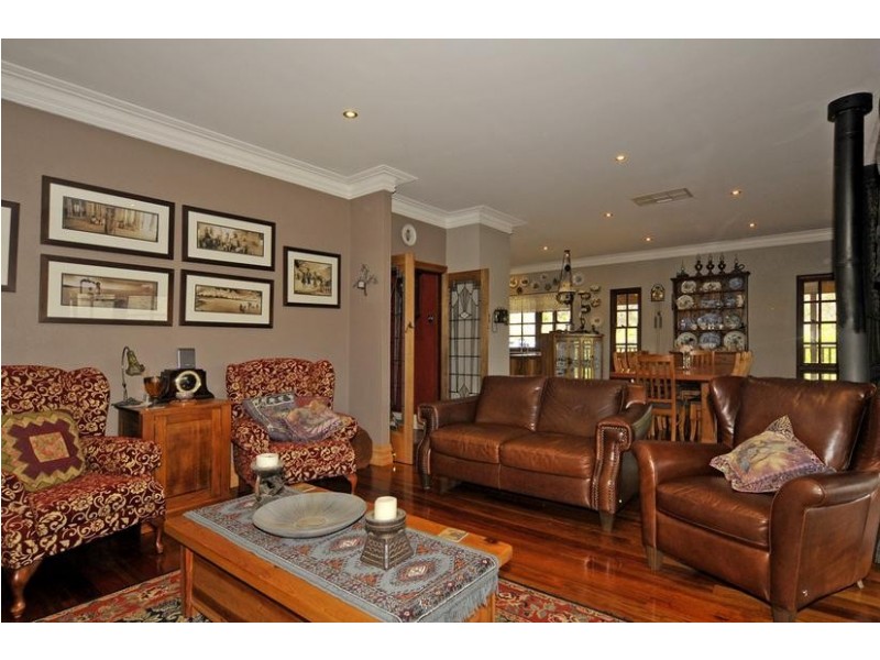 729 Reen Road, Gidgegannup WA 6083