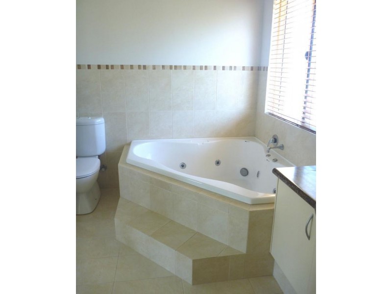16 Hebe Lane, Woodbridge WA 6056