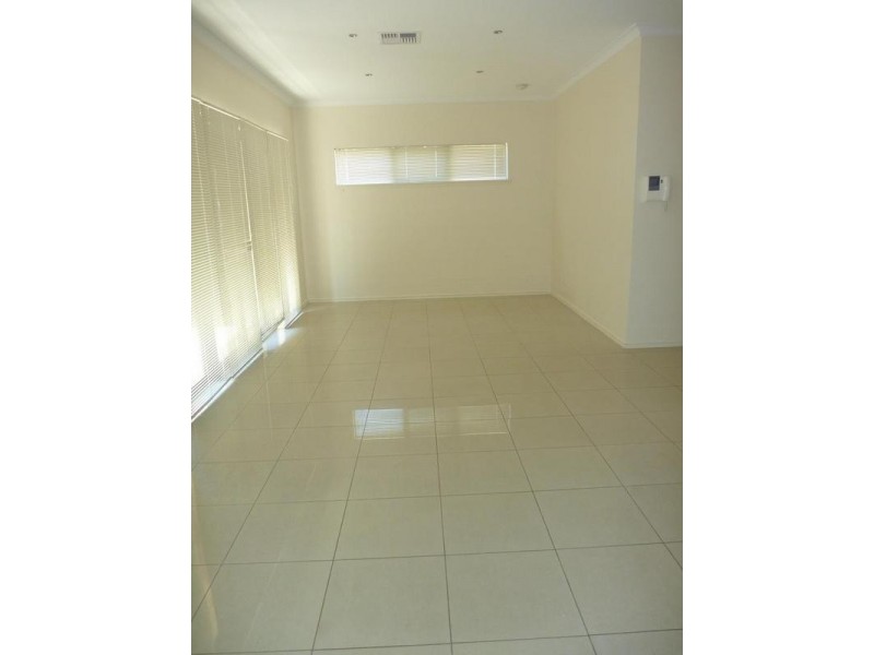 4/36 The Crescent, Midland WA 6056
