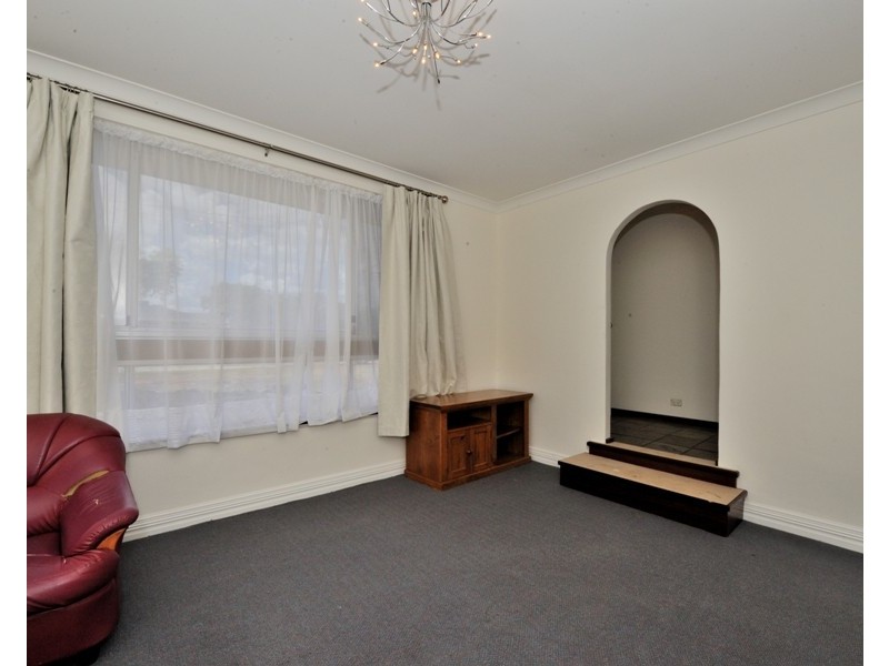 10 Salisbury Road, Midvale WA 6056