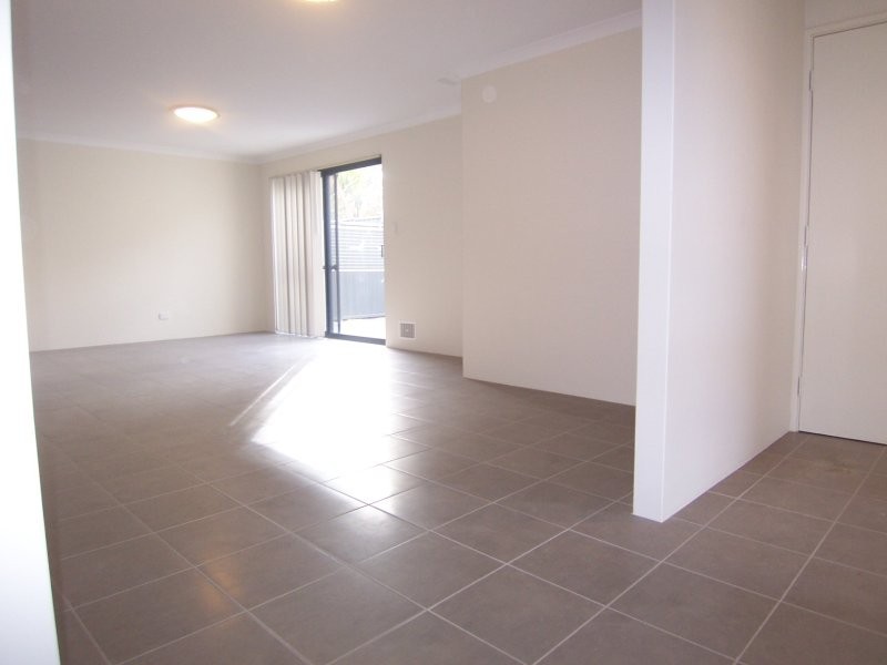 1/25 Wroxton Street, Midland WA 6056