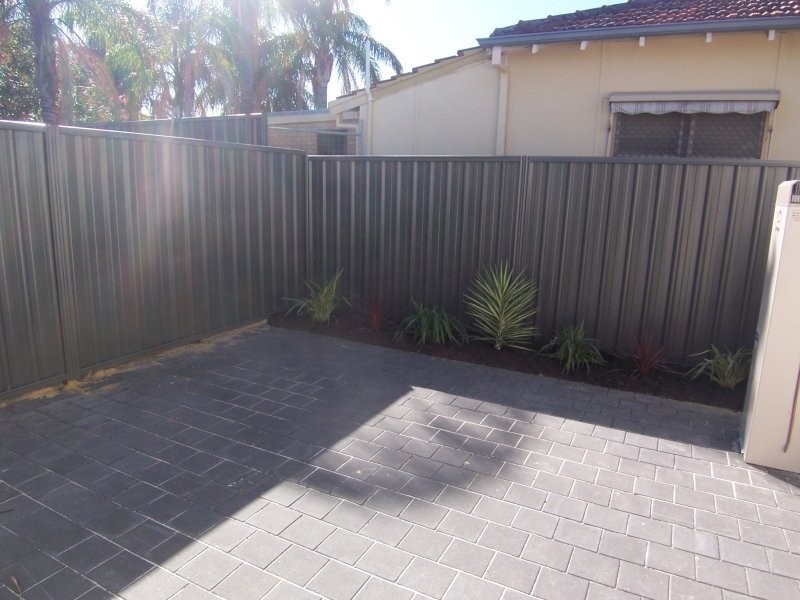 1/25 Wroxton Street, Midland WA 6056