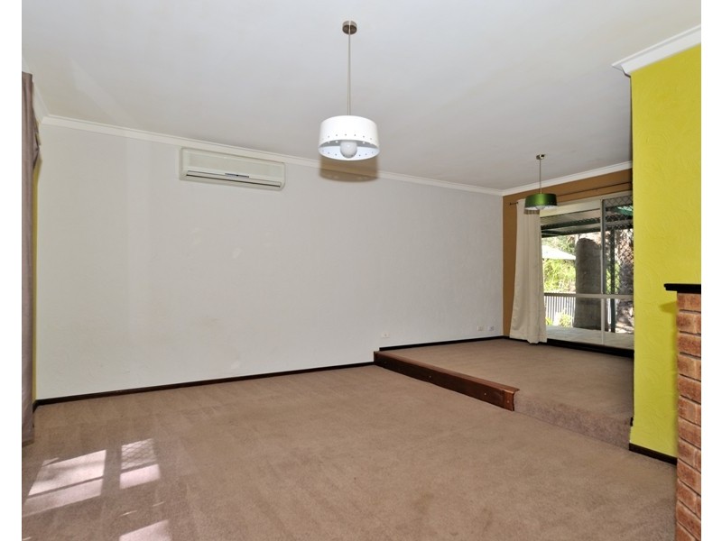35 Amherst Road, Swan View WA 6056