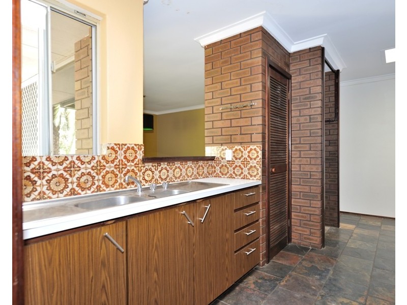 35 Amherst Road, Swan View WA 6056