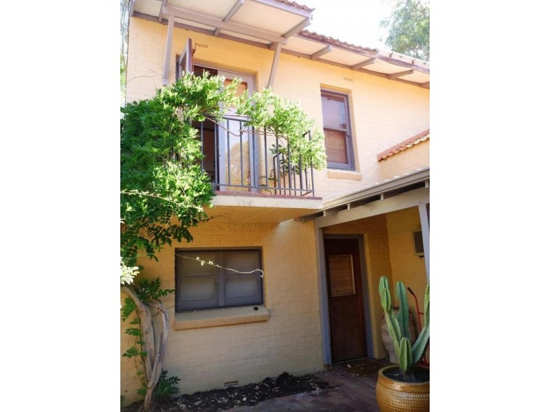 4 Linthorn Crescent, Greenmount WA 6056