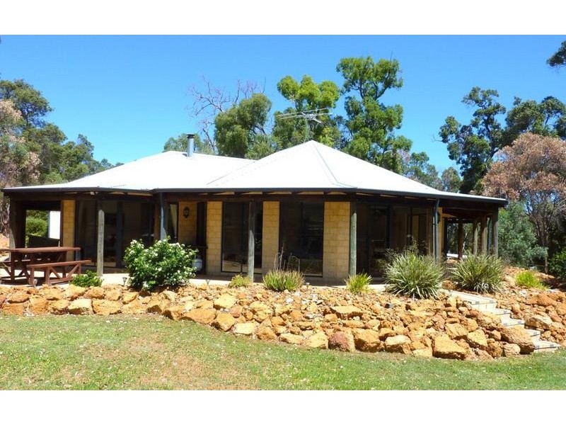 82 Country Road, Gidgegannup WA 6083