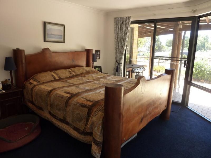 82 Country Road, Gidgegannup WA 6083