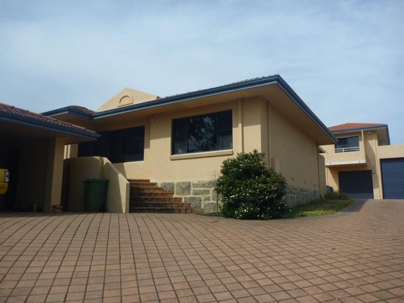 15 Flora Avenue, Bayswater WA 6053