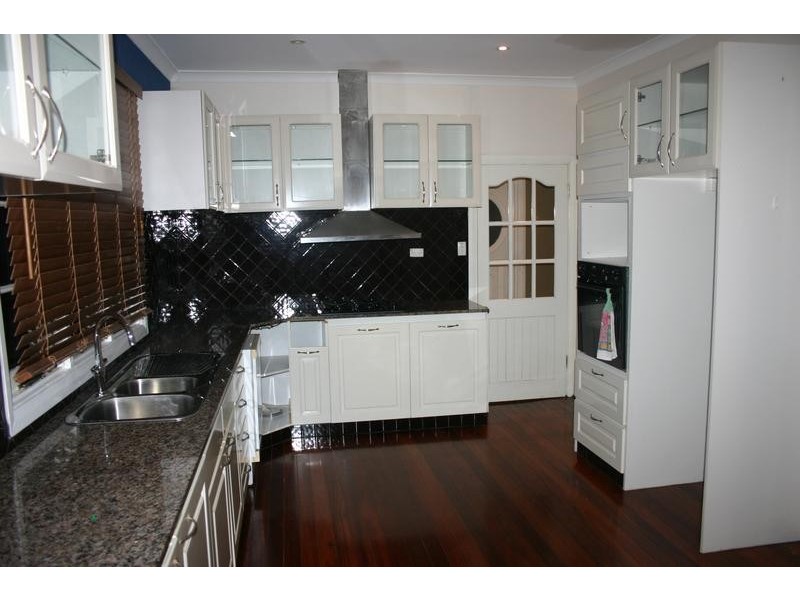 5 Albert Street, Bellevue WA 6056