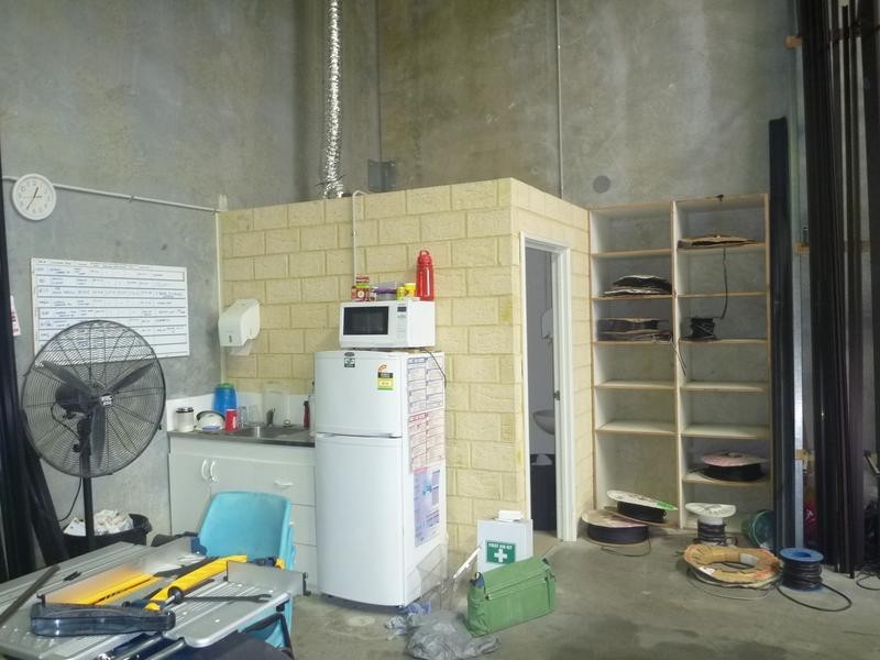 4/11 Comserv Loop, Ellenbrook WA 6069