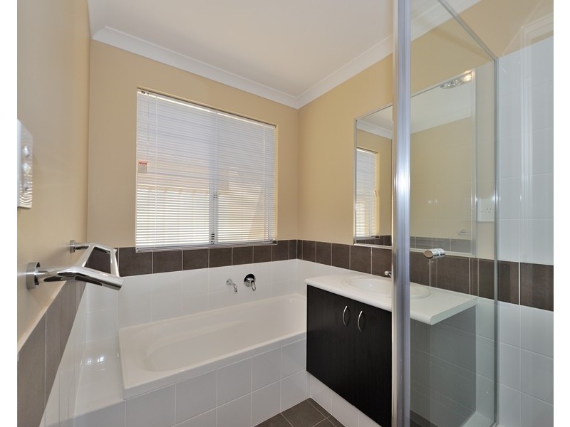 2/6 Margaret Street, Midland WA 6056