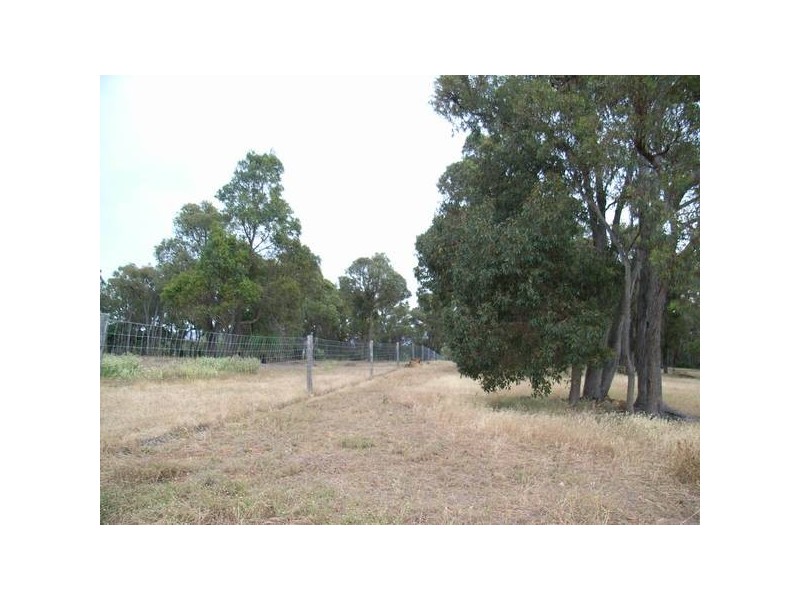 9 Clenton Road, Gidgegannup WA 6083