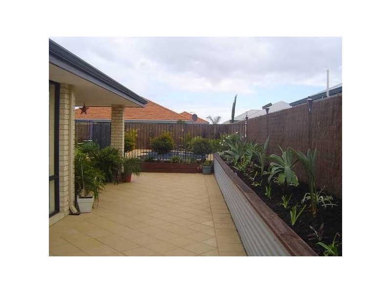 73 Coolamon Blvd, Ellenbrook WA 6069