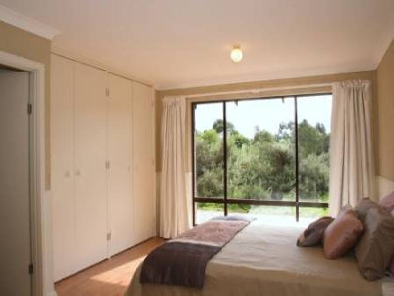 Thornbury Close, Mundaring WA 6073