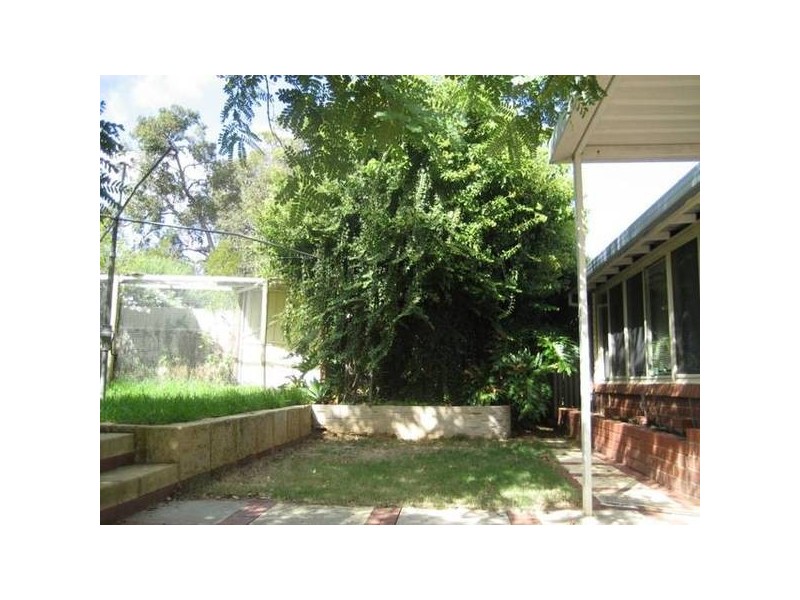 32 Clianthus Way, Koongamia WA 6056