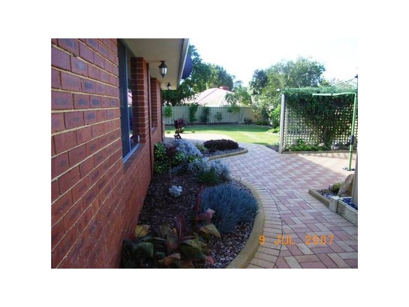 Torquata Blvd, Helena Valley WA 6056