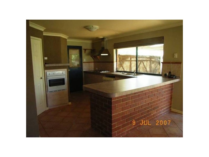 Torquata Blvd, Helena Valley WA 6056