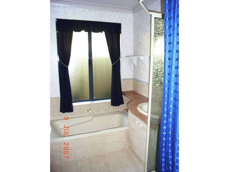 Torquata Blvd, Helena Valley WA 6056