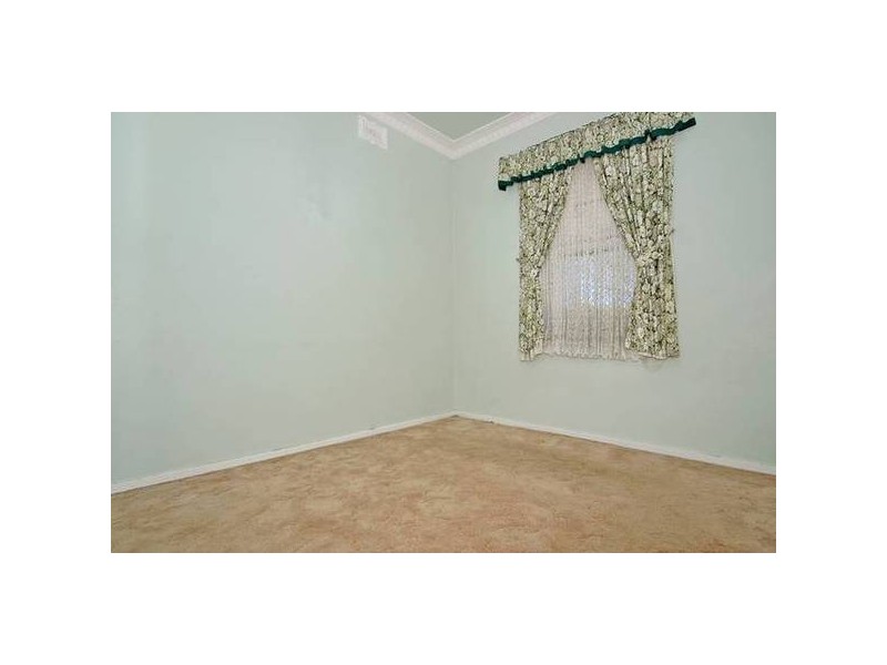 16 Loton Avenue, Midland WA 6056